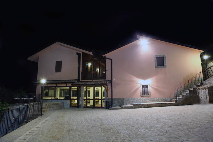 agriturismo sorgente sinagra struttura sera